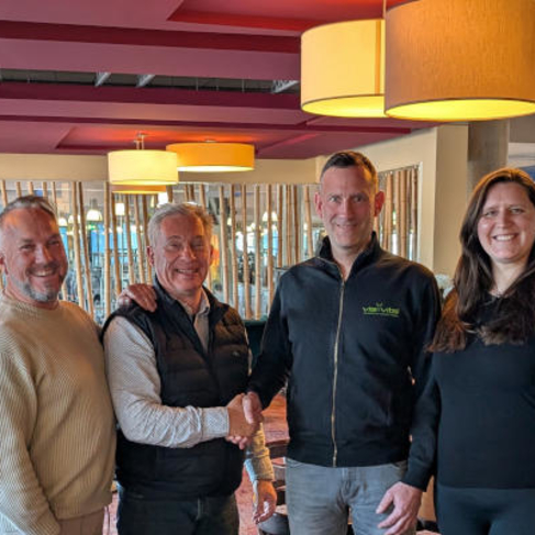 Starke Partner schließen sich zusammen Thumbnail