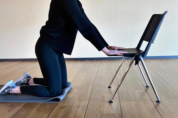 Dehnung der Schultern