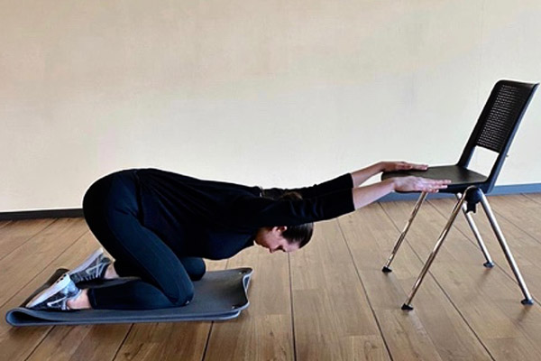 Dehnung der Schultern