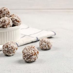 Powerballs mit Datteln und Mandeln Thumbnail