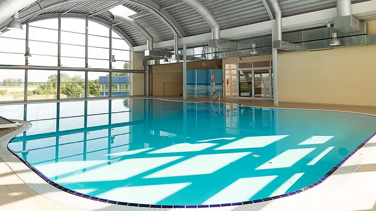 Schwimmbäder in den Fitnessstudios Pfitzenmeier