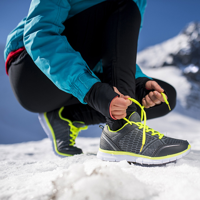 Laufschuhe im Schnee