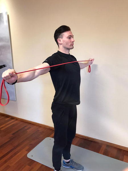 Ganzkörperworkout mit Therabändern